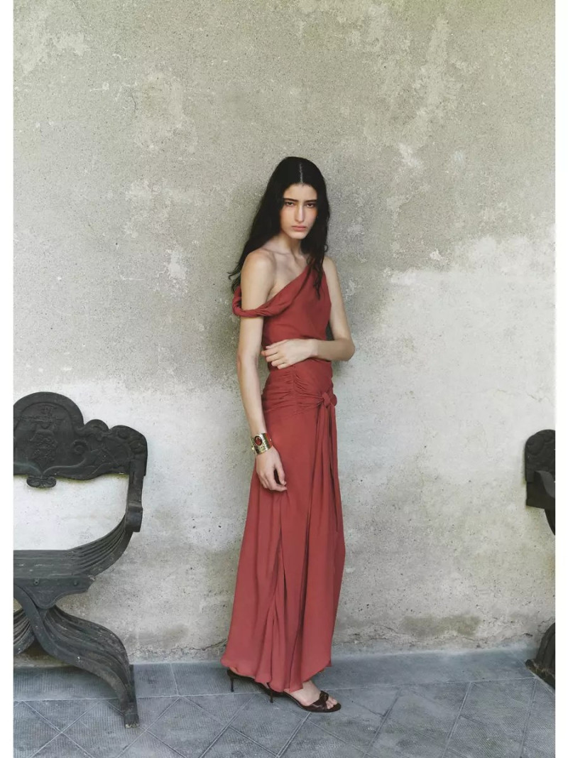 Vestido drapeado asimétrico