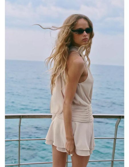 Vestido halter cintura drapeada