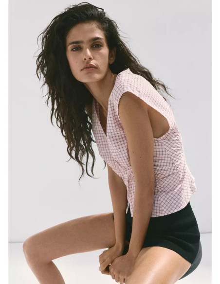 Blusa cuello pico cuadros