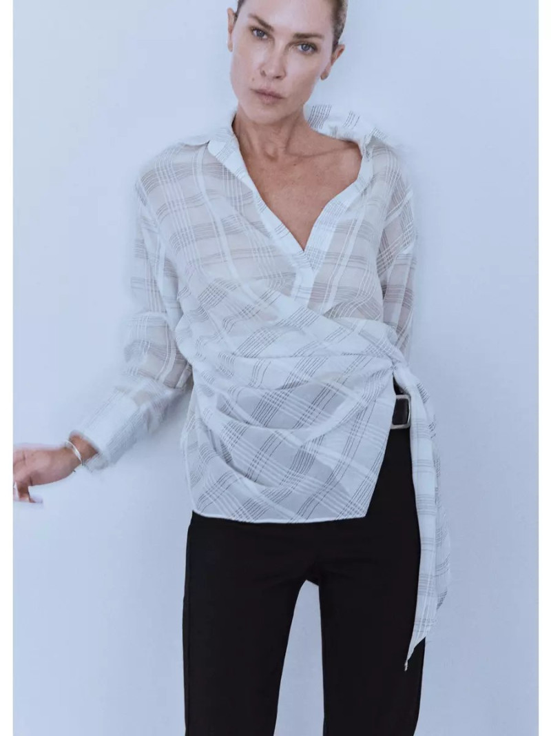 Checked shirt with bow