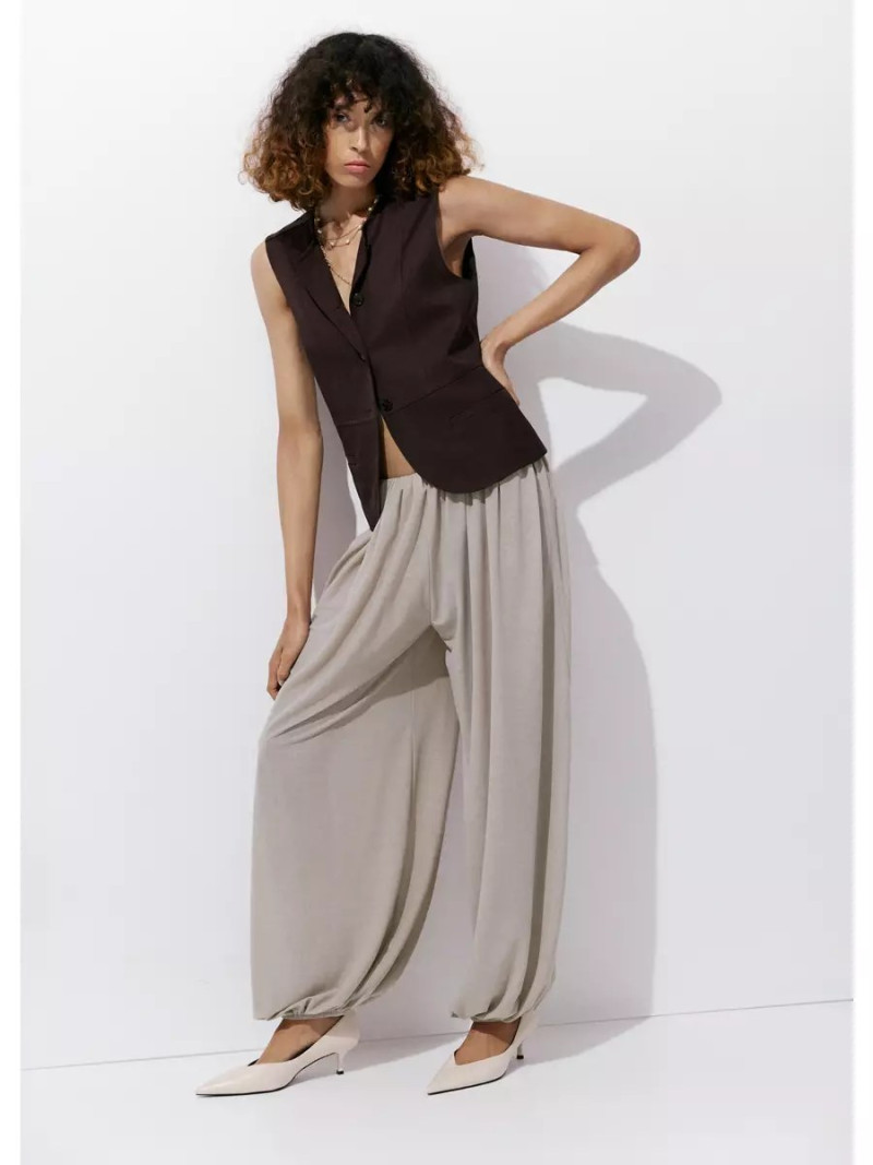Mid-rise baggy trousers